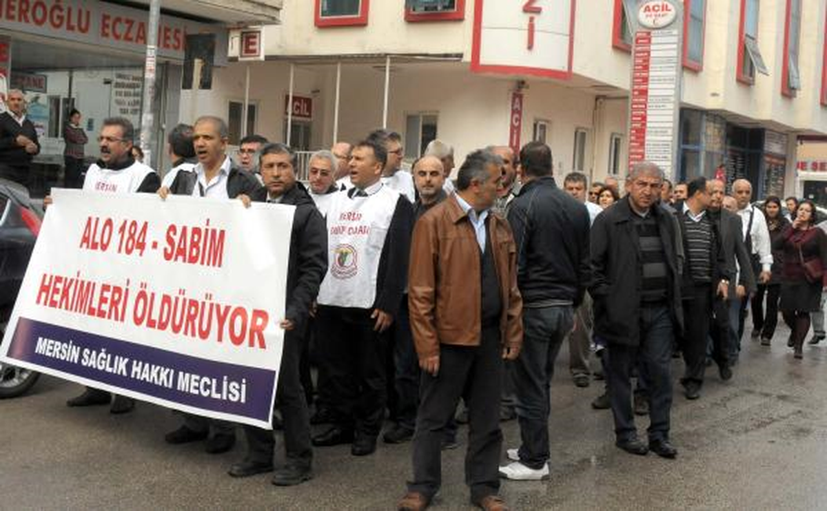 Mersin\'de Sağlıkçıların \'Alo 184\' Tepkisi