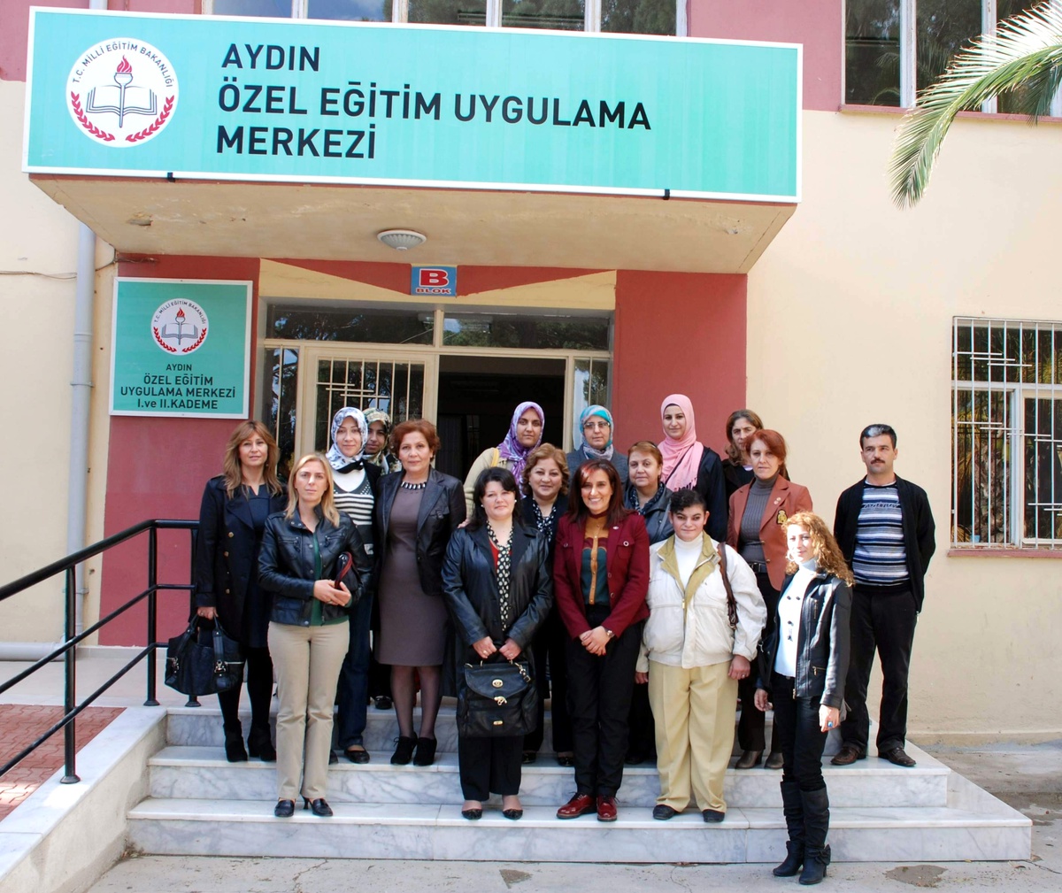 MHP Kadın Kolları Otistik Öğrencileri Sevindirdi