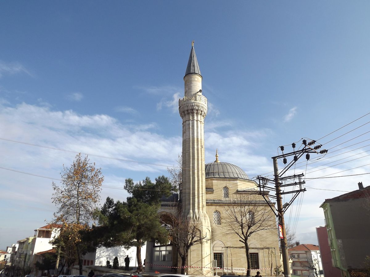Rüzgar Nedeniyle Caminin Şerefesi Yıkıldı