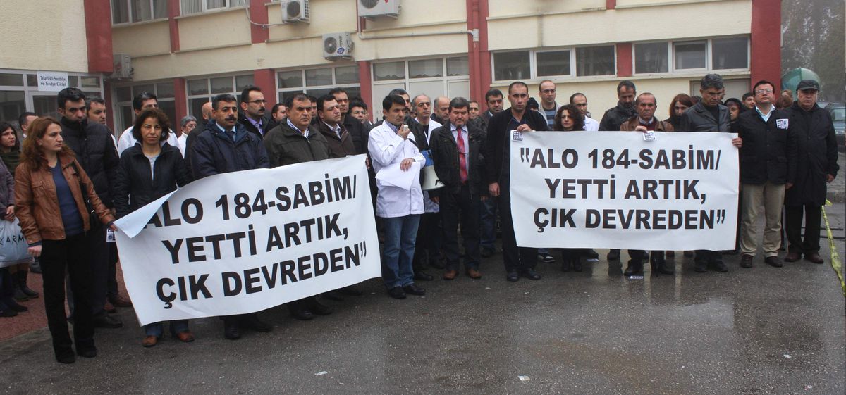 Sağlık Çalışanları, "Alo 184 Sabim" Hattını Protesto Etti