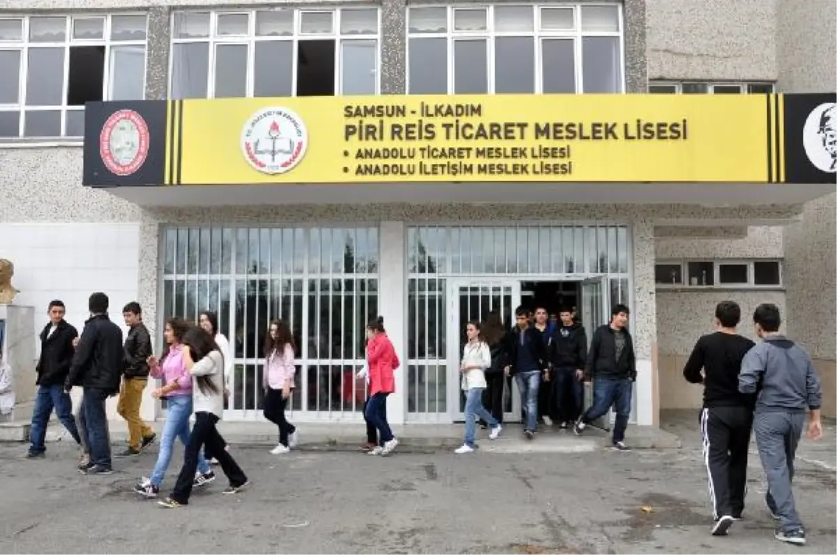 Lisede 'Sivil Kıyafet' Dönemi