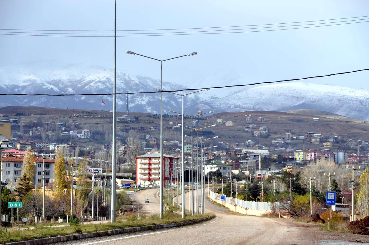 Suşehri\'ne Yılın İlk Karı Yağdı