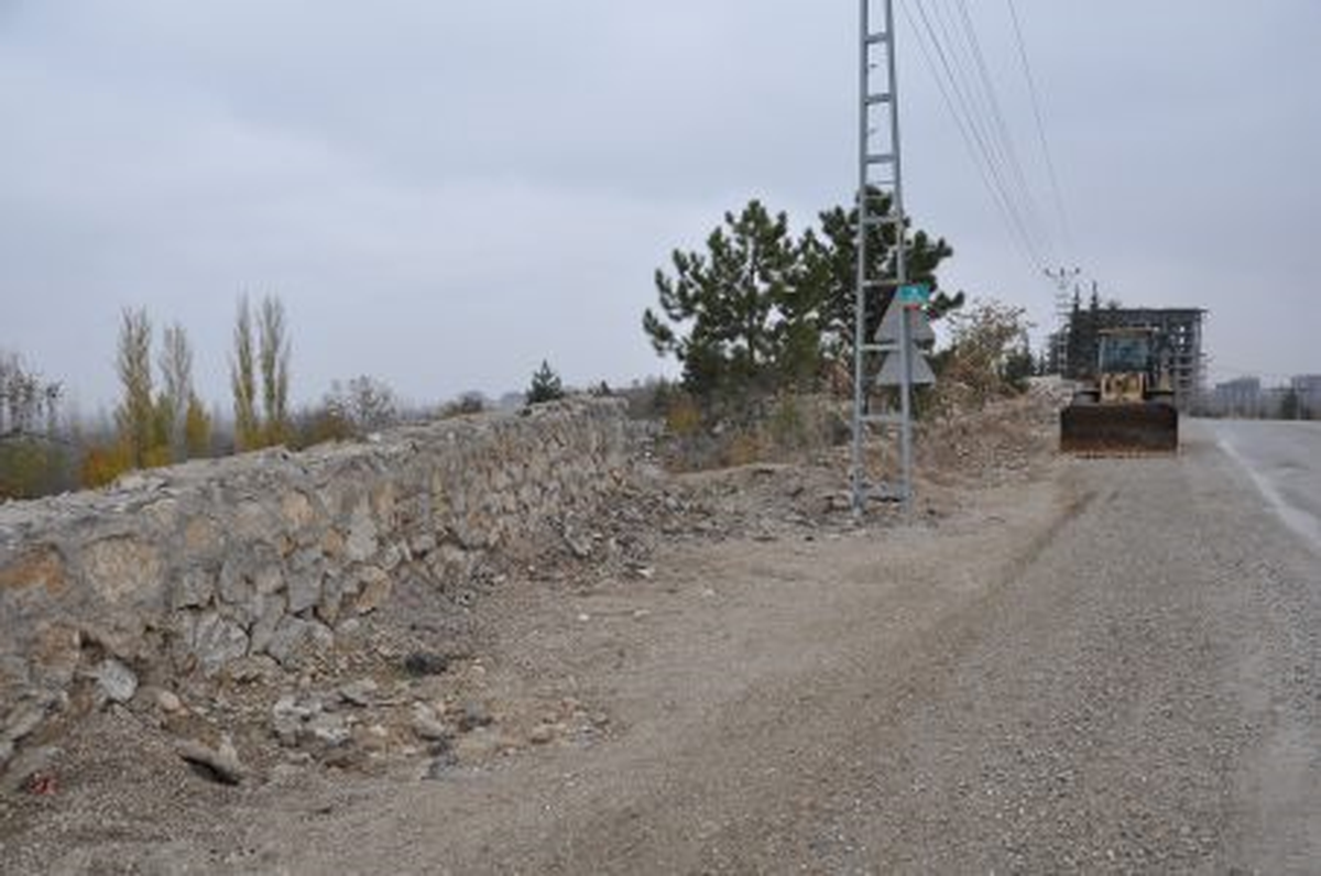 Tecde Bölgesinde Taş Duvar Yapılıyor