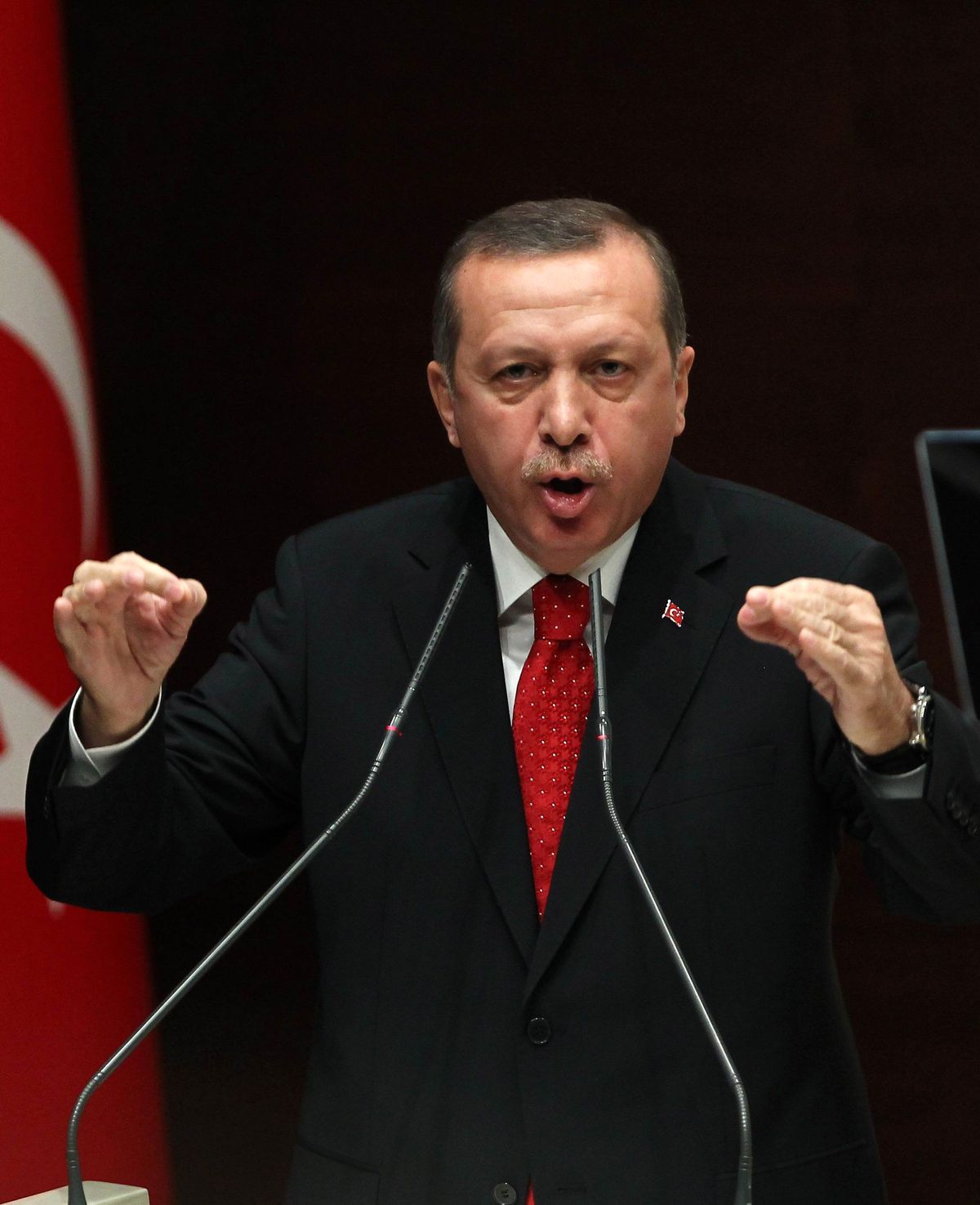AK Parti Genel Başkanı ve Başbakan Recep Tayyip Erdoğan, "Türkiye\'de AK Parti\'ye Yolsuzluk...