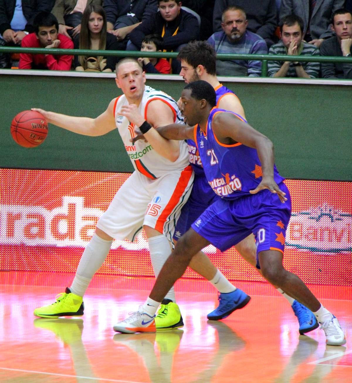 Banvıt-Valencıa: 70-84