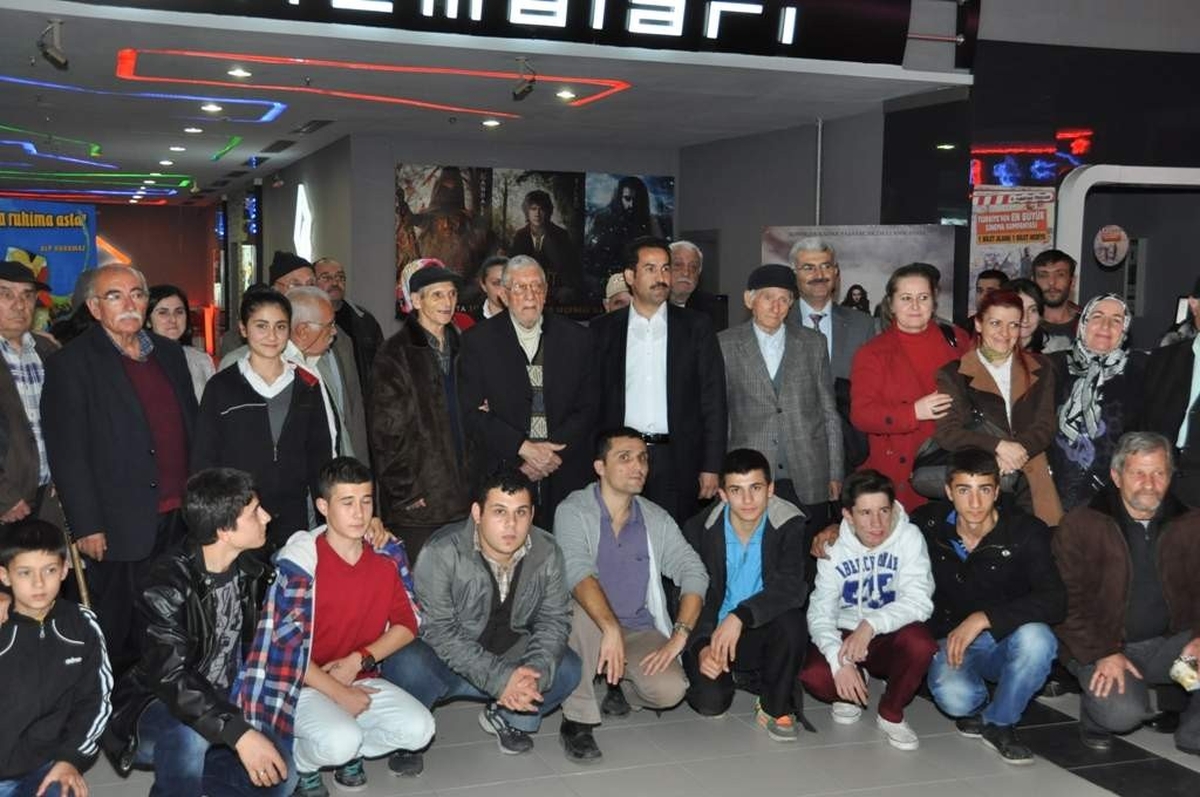 Başkan Yaman\'dan Yaşlılara Sinema Jesti
