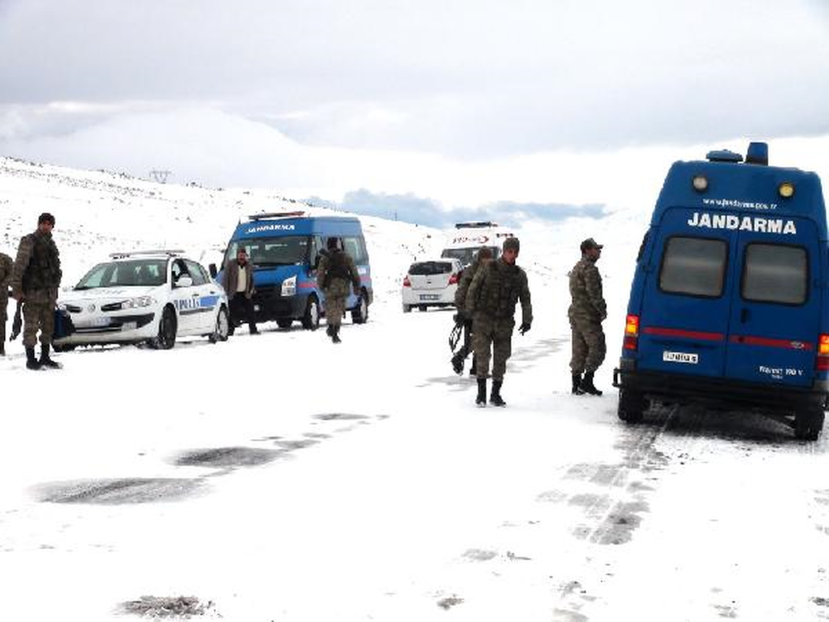 Buzlanan Yolda Kaza: 1 Ölü, 1 Yaralı