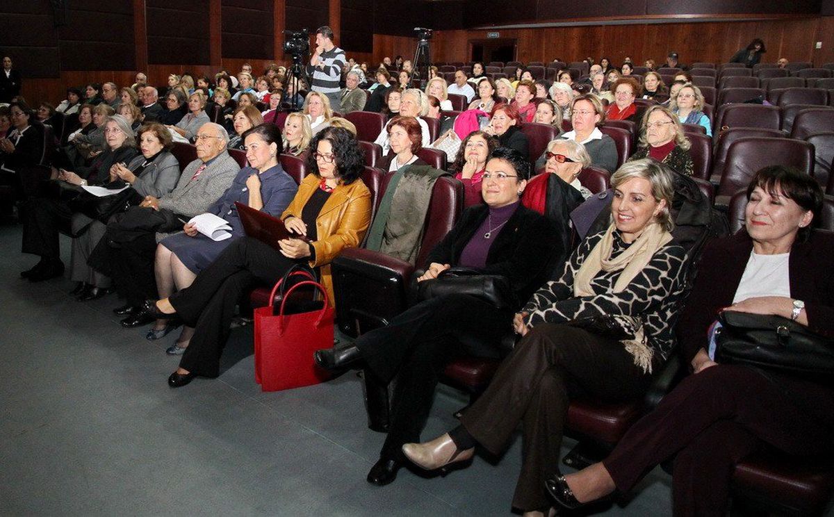 Farklı Görüşlerdeki Kadınlar Tek Yürek Oldu