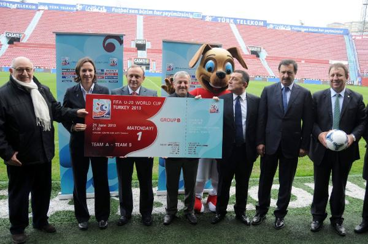 FIFA Avni Aker Stadyumu\'nu İnceledi