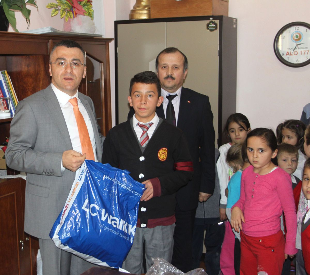 Giresun\'da Öğrencilere Kışlık Kıyafet Yardımı Yapıldı
