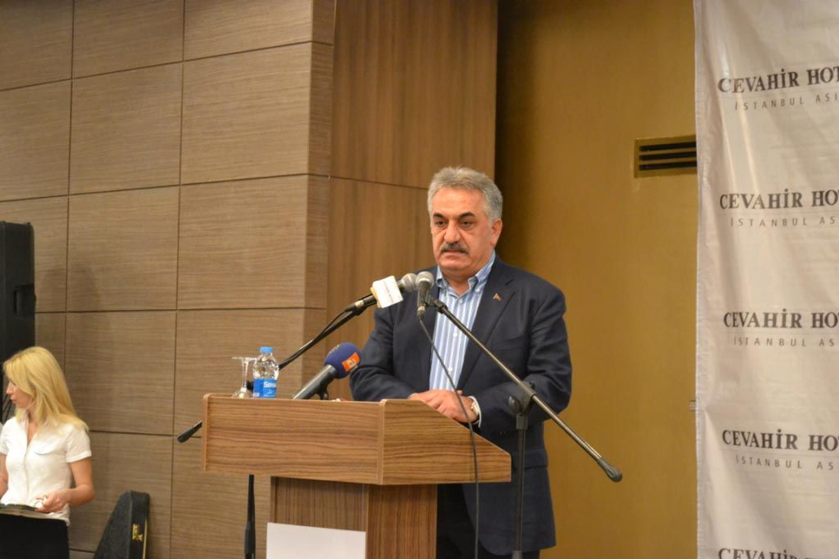 Gümrük Personelinin Yeni Kıyafetlerine Defileli Tanıtım