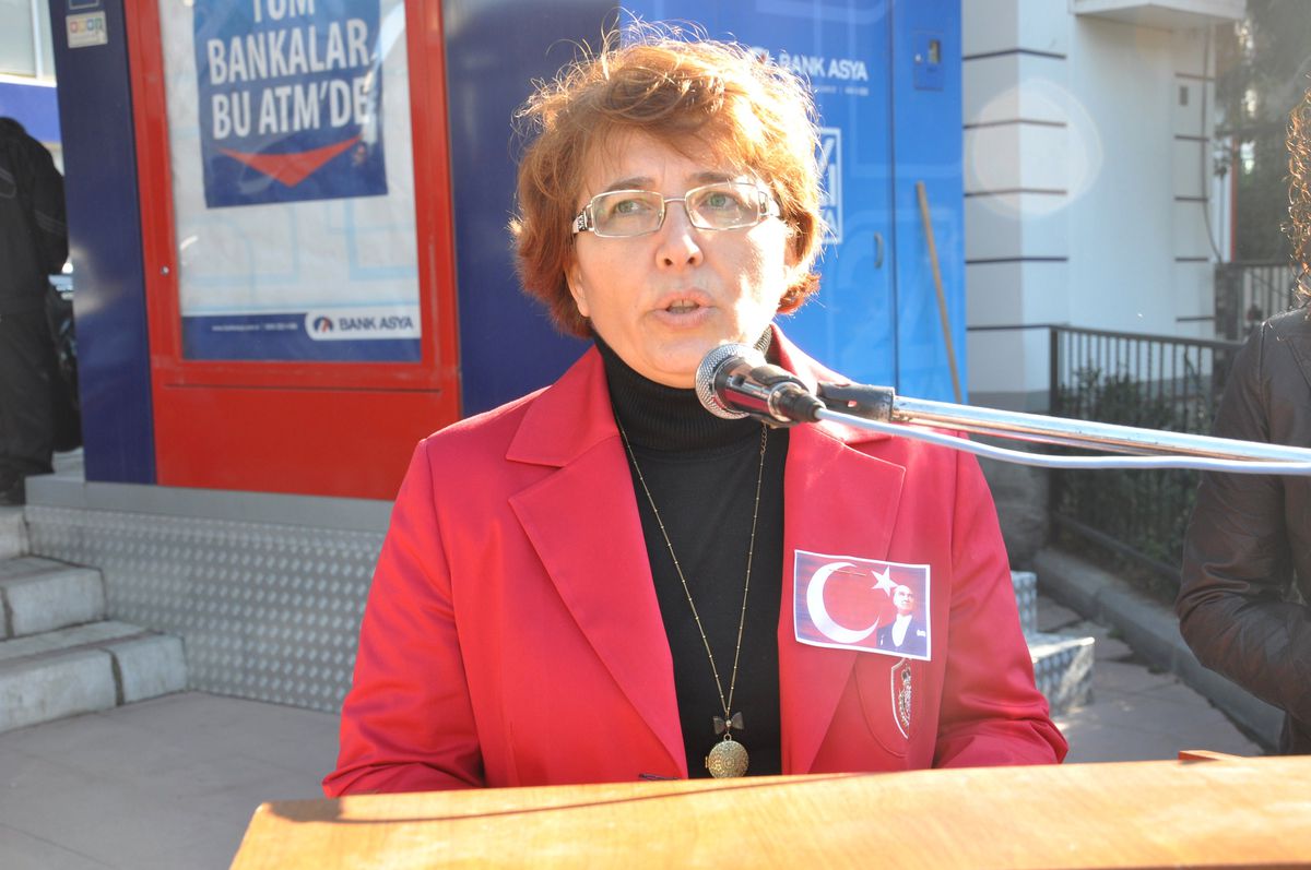 Kadınlara Seçme ve Seçilme Hakkı Verilişi\'nin 78. Yılı, Soma\'da Coşkuyla Kutlandı