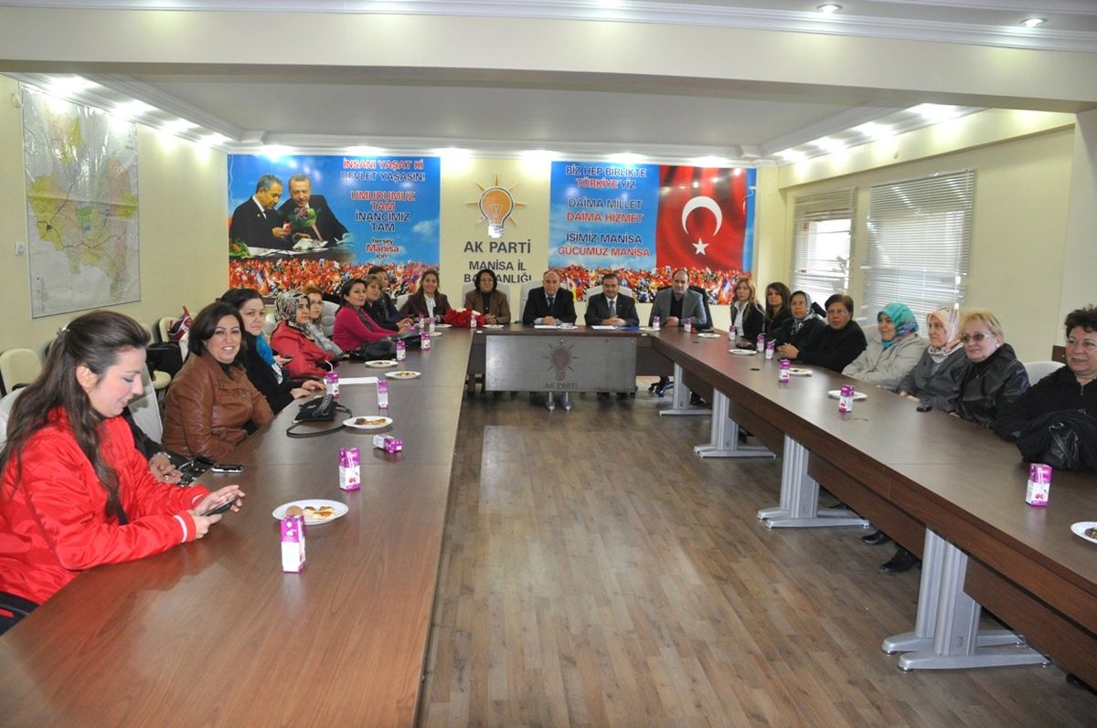 Kadınlara Seçme ve Seçilme Hakkı Verilmesi
