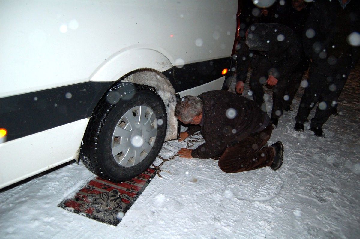 Kar ve Buzlanma Ulaşımı Etkiledi