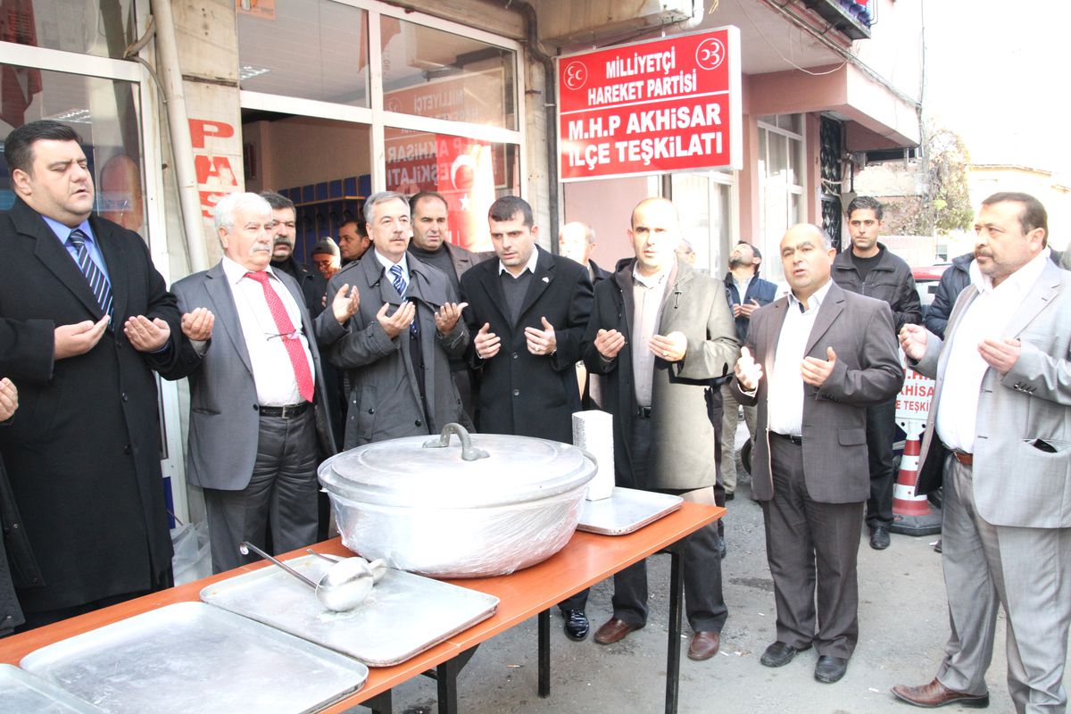 MHP Akhisar İlçe Teşkilatı'ndan Aşure Etkinliği