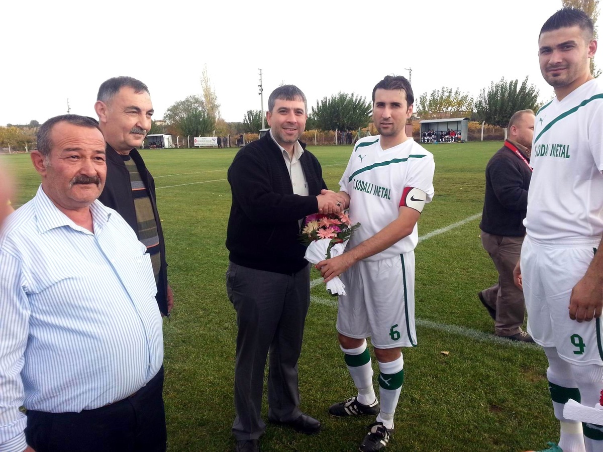 MHP Yönetimi, Poyraz Belediyespor Futbol Takımını Ziyaret Etti