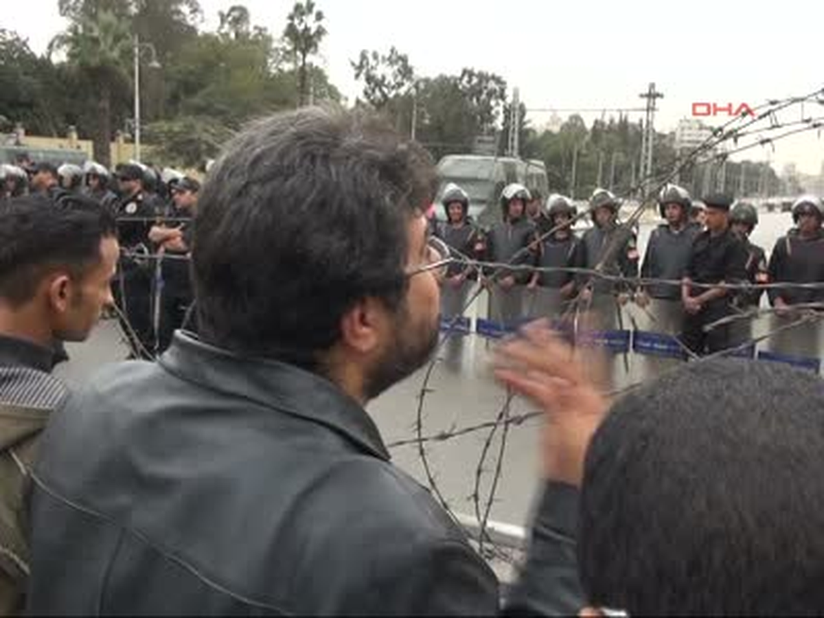 Mursi Karşıtları Sarayda Toplanıyor