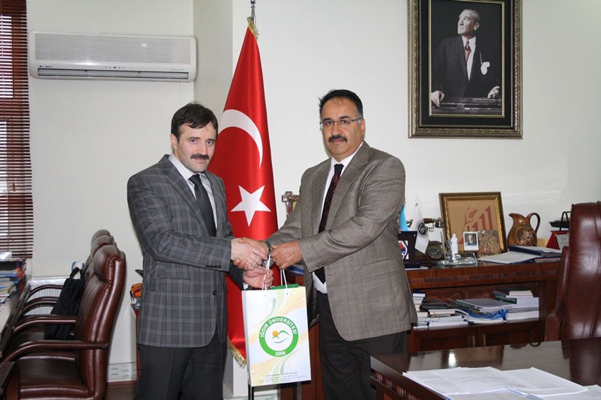 Müsiad Şube Başkanı Güvenli, Iğdır Üniversitesi Rektörü Prof. Dr. Yılmaz\'ı Ziyaret Etti
