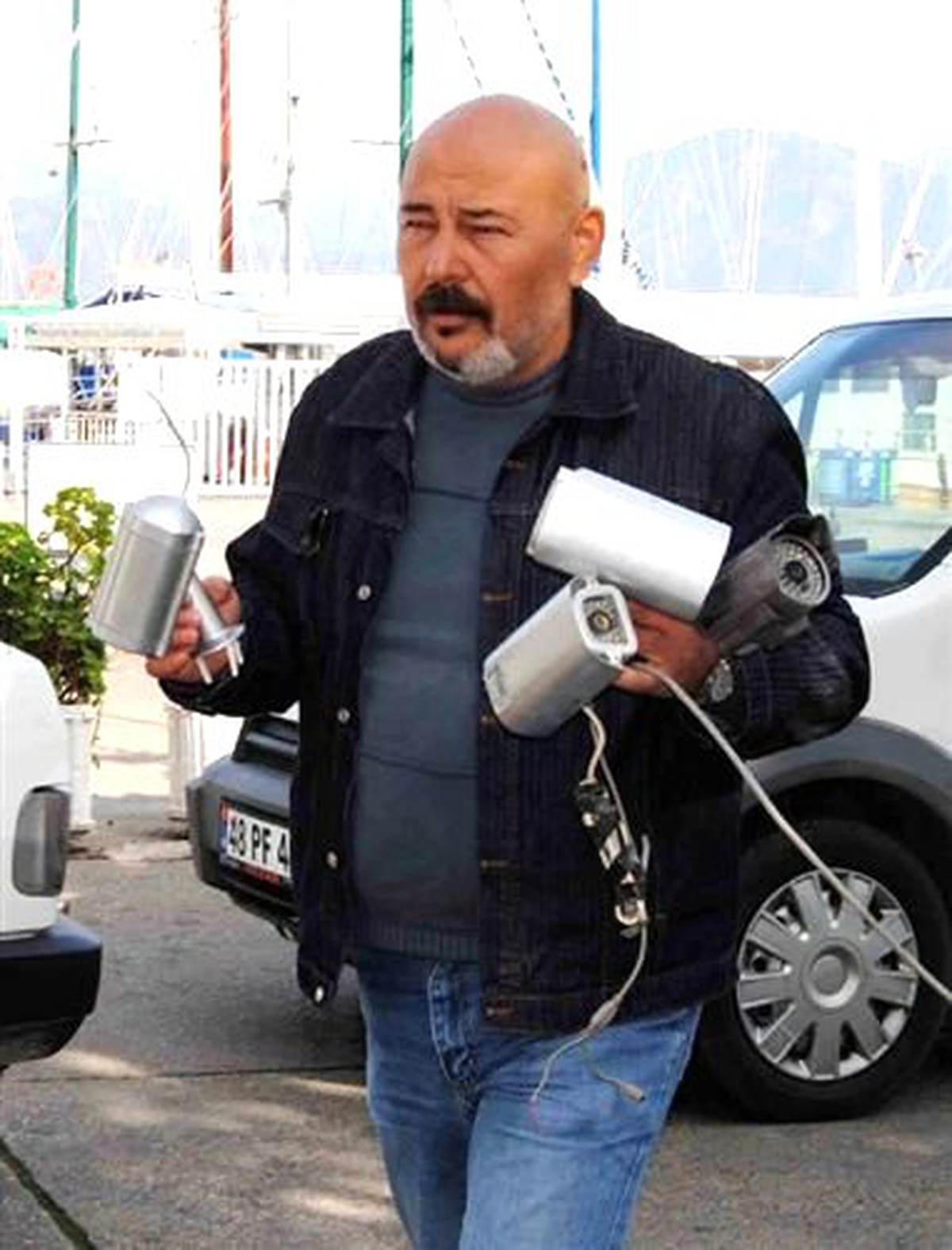Okulun Güvenlik Kameralarını Çaldığı İddiasıyla Gözaltında