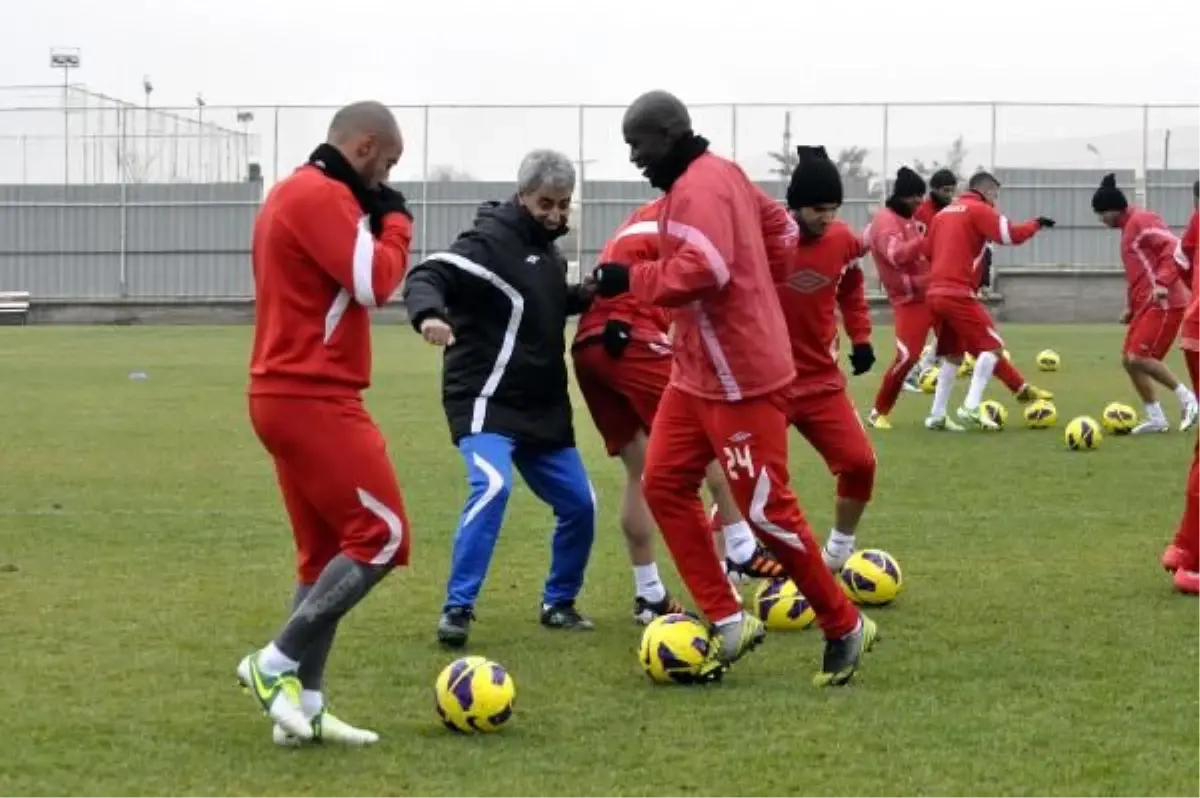 Sanica Boru Elazığspor\'da Mersin İdmanyurdu Maçı Hazırlıkları