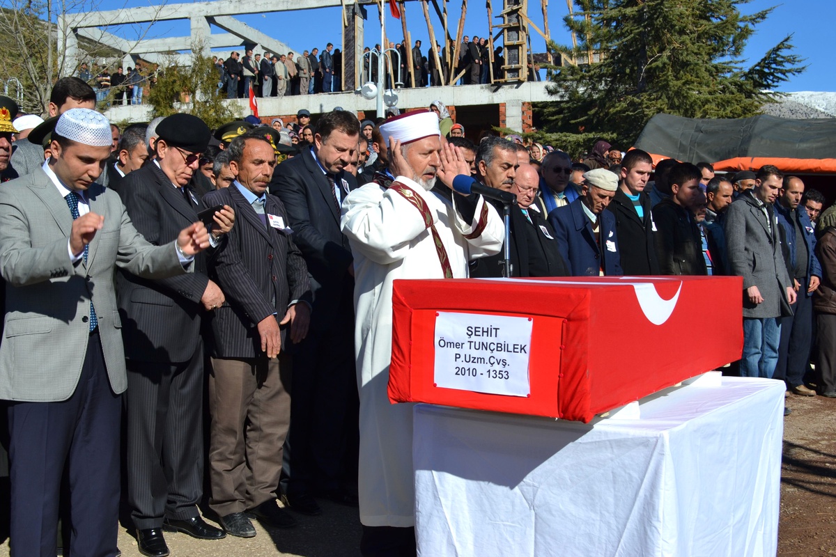 Şehit Uzman Çavuş, Gözyaşlarıyla Toprağa Verildi
