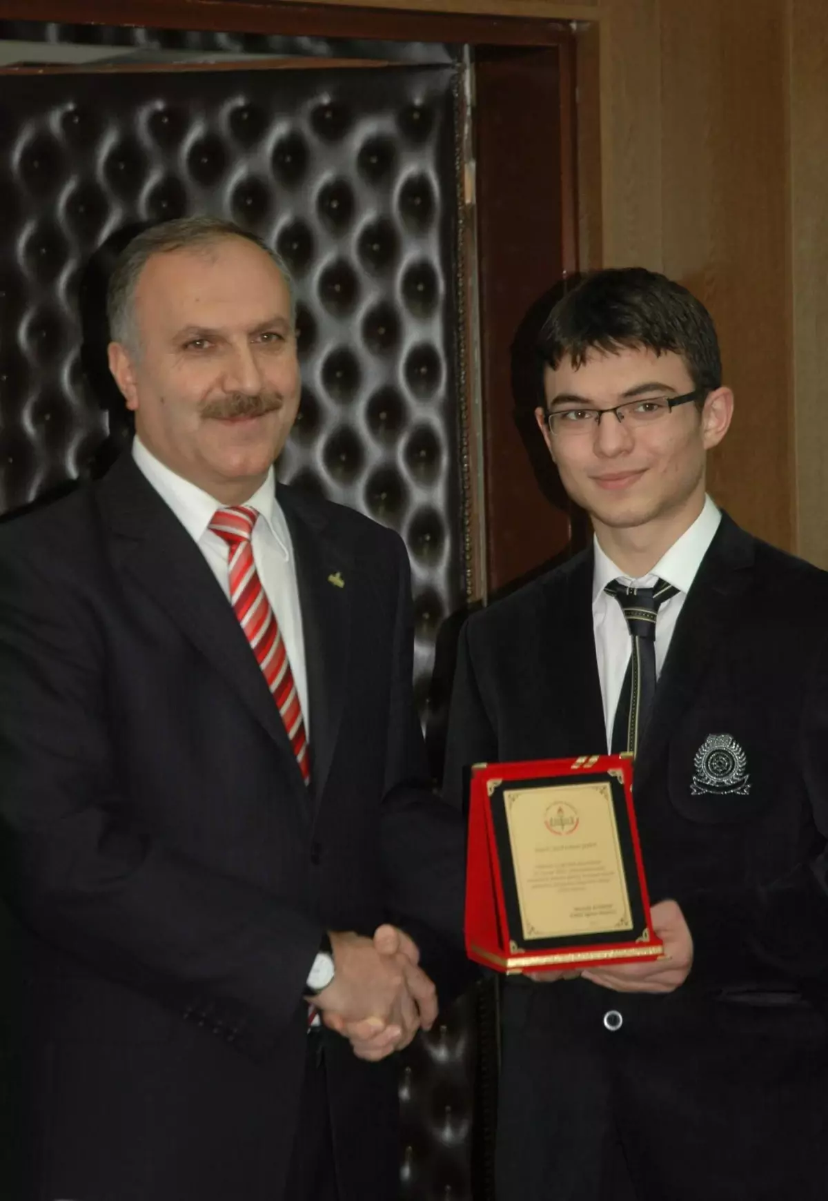 Şehzadeli Öğrencilerden Vali Daşöz'e ve Altınsoy'a Ziyaret