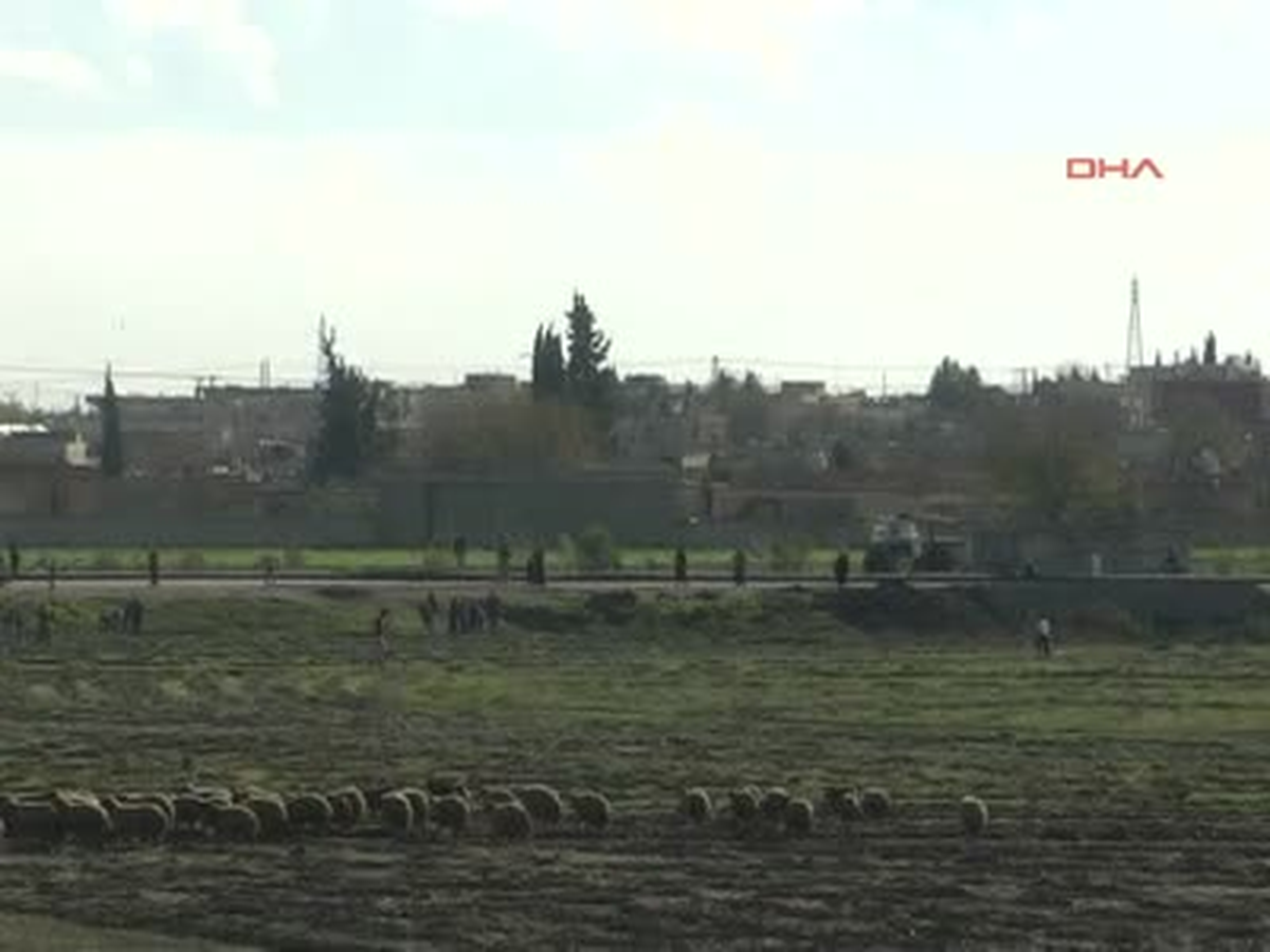 Suriye Savaş Uçakları Telebyad\'ı Bombaladı