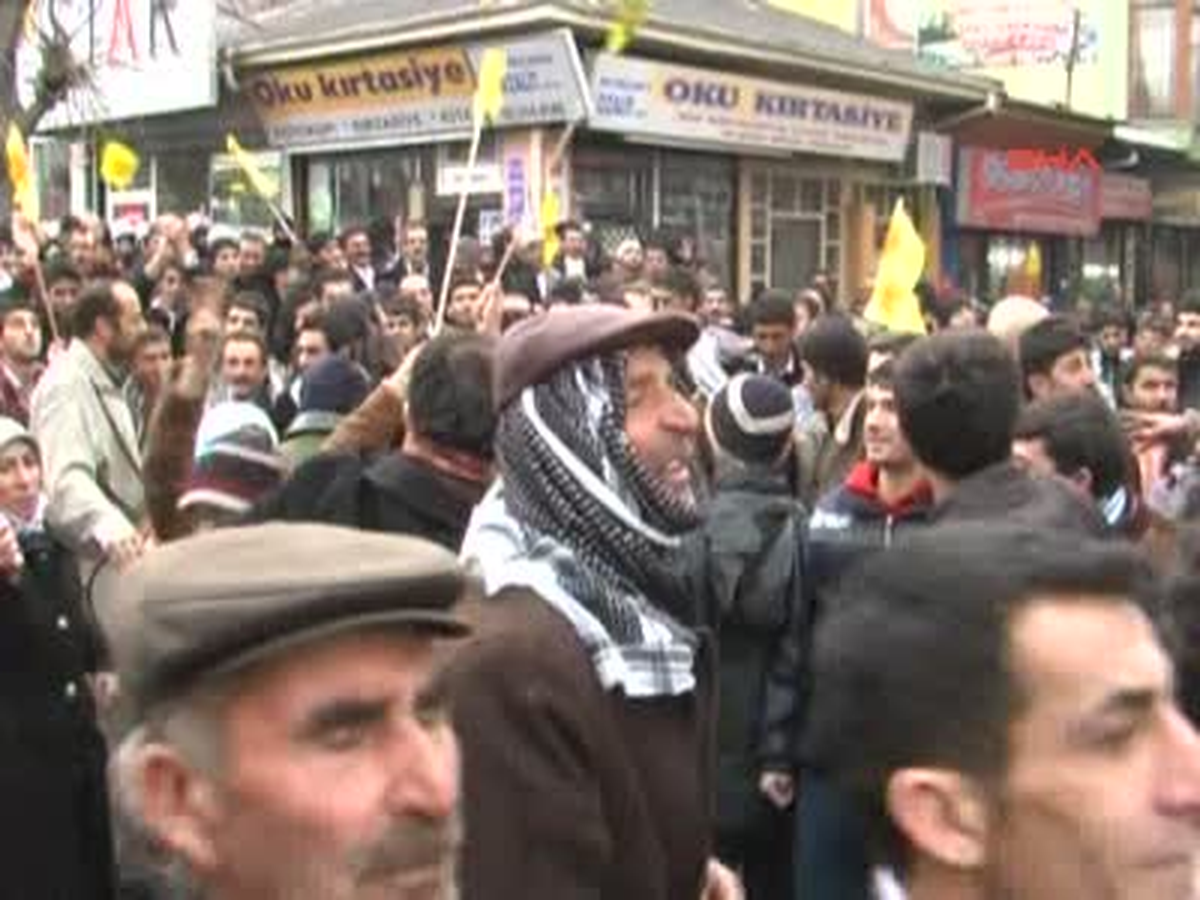 Van ) BDP\'li Üçer Hakkında Hazırlanan Fezleke Adalet Bakanlığına Gönderildi
