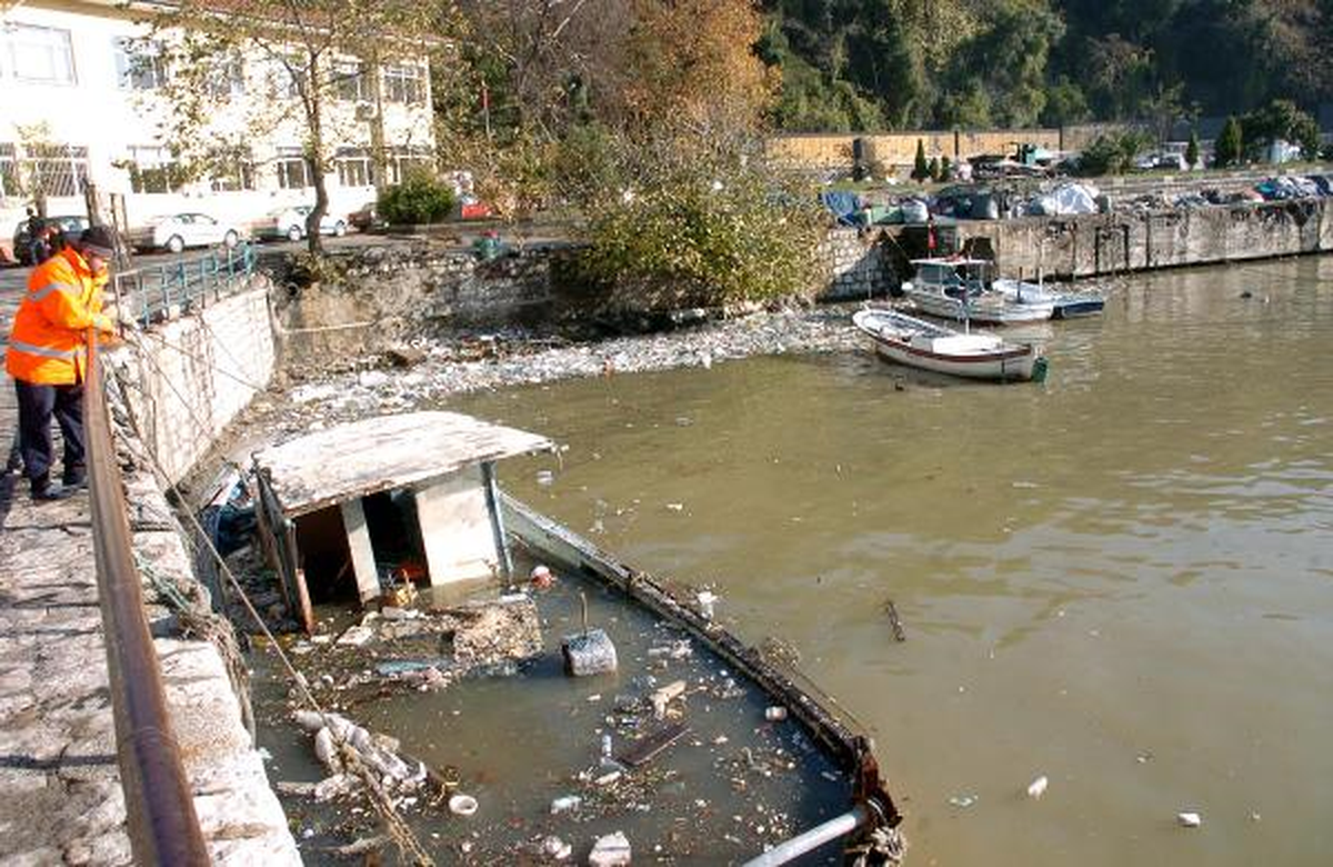 Zonguldak Limanı Çöplüğe Döndü