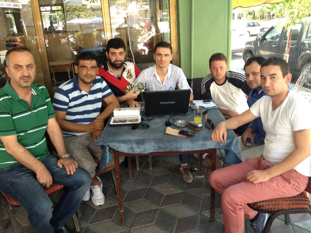 Akhisarspor Taraftar Grubu Akigolar Ateş Püskürdü