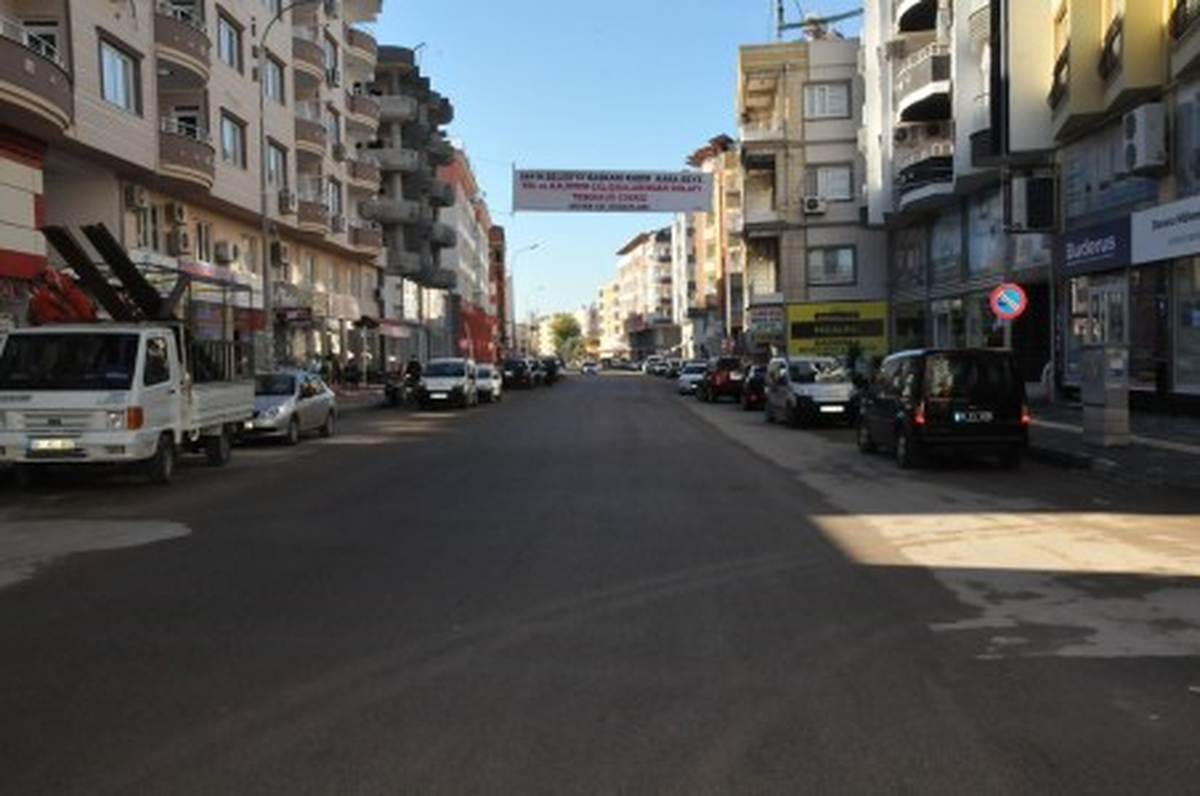 Akyar Caddesi Esnafından Başkana Pankartlı Teşekkür