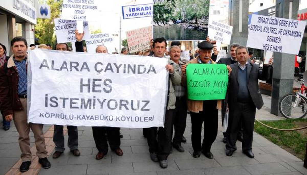 Antalya\'da Köylülerin Hes Protestosu