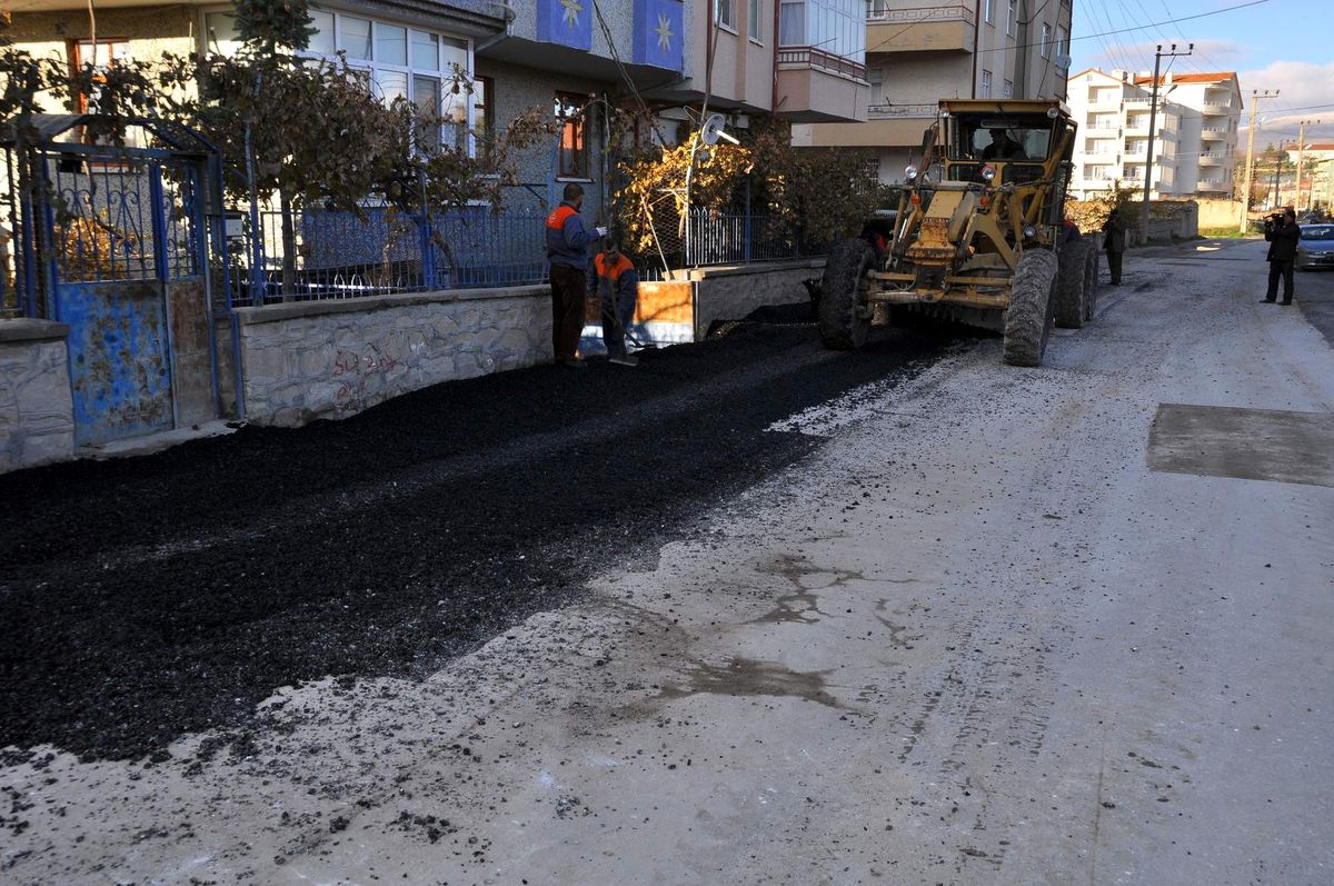 Asfalt Yama Çalışmaları Sürüyor