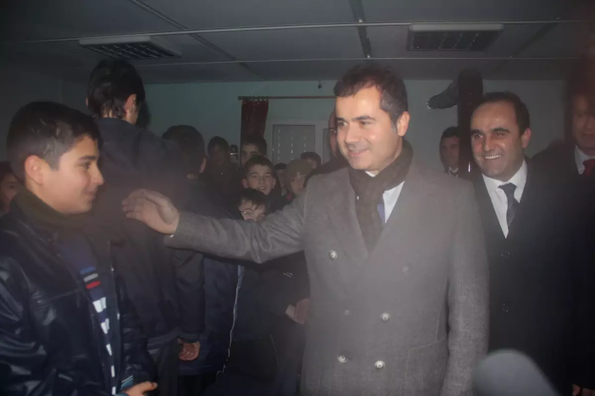 Bakan Kılıç\'a \'Elektrik Kesintisi\' Sürprizi