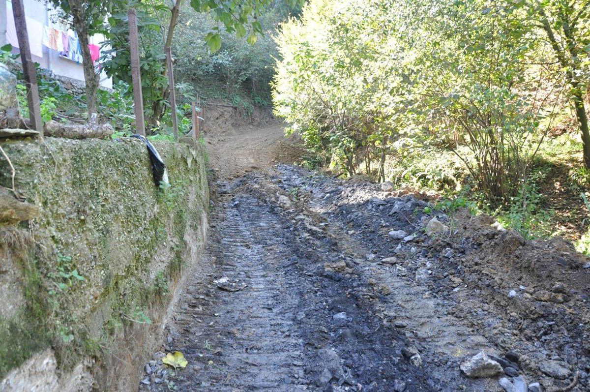 Birlik Mahallesi\'nde Yol Sevinci