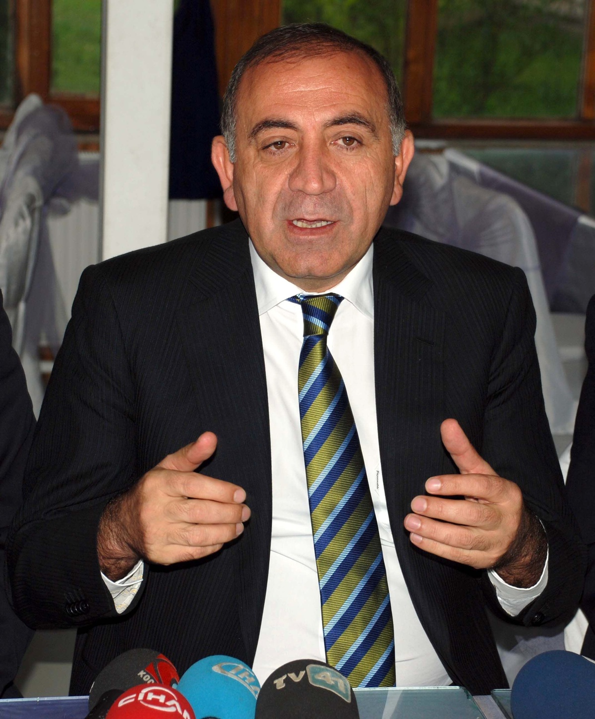 CHP\'li Tekin Kamuya Ait Mülkleri Meclis\'e Taşıdı