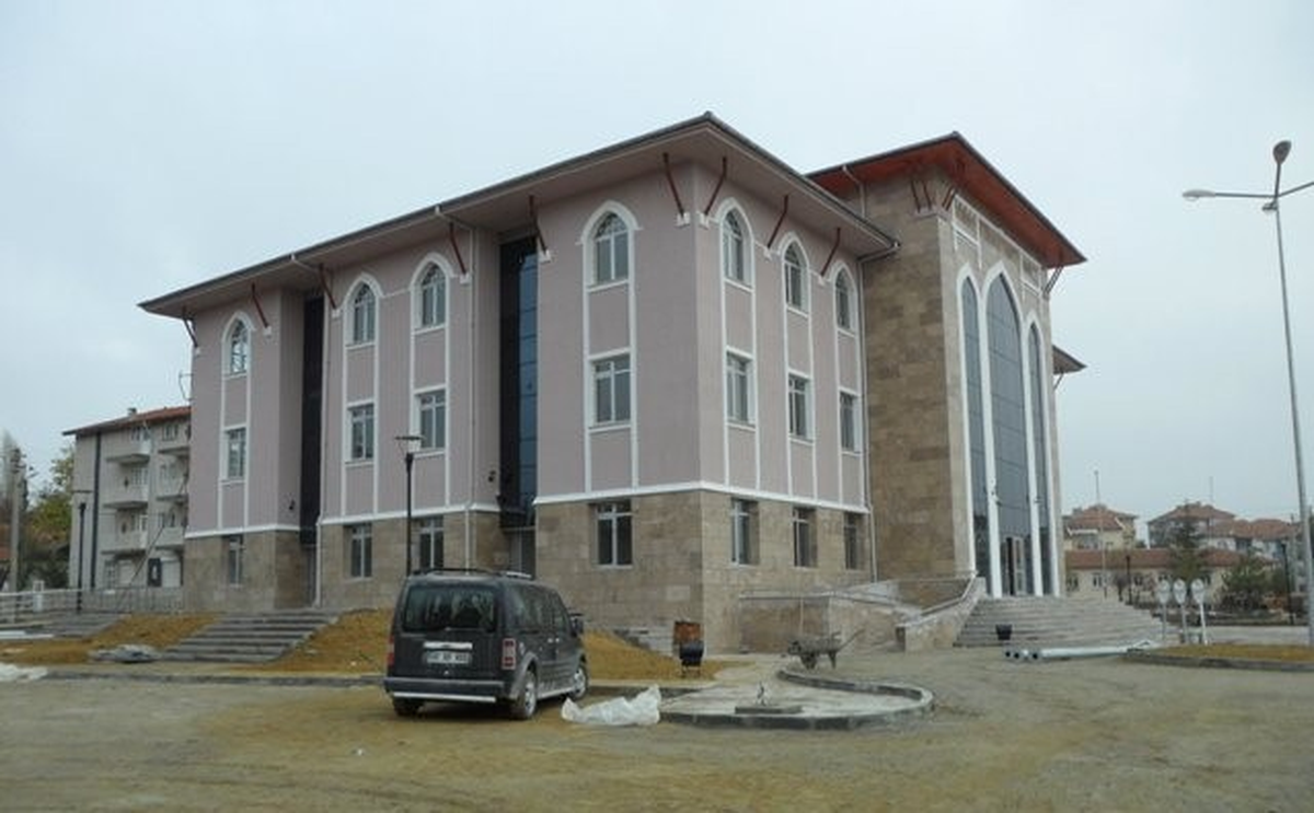 Dumlupınar\'a Yeni Hükümet Konağı