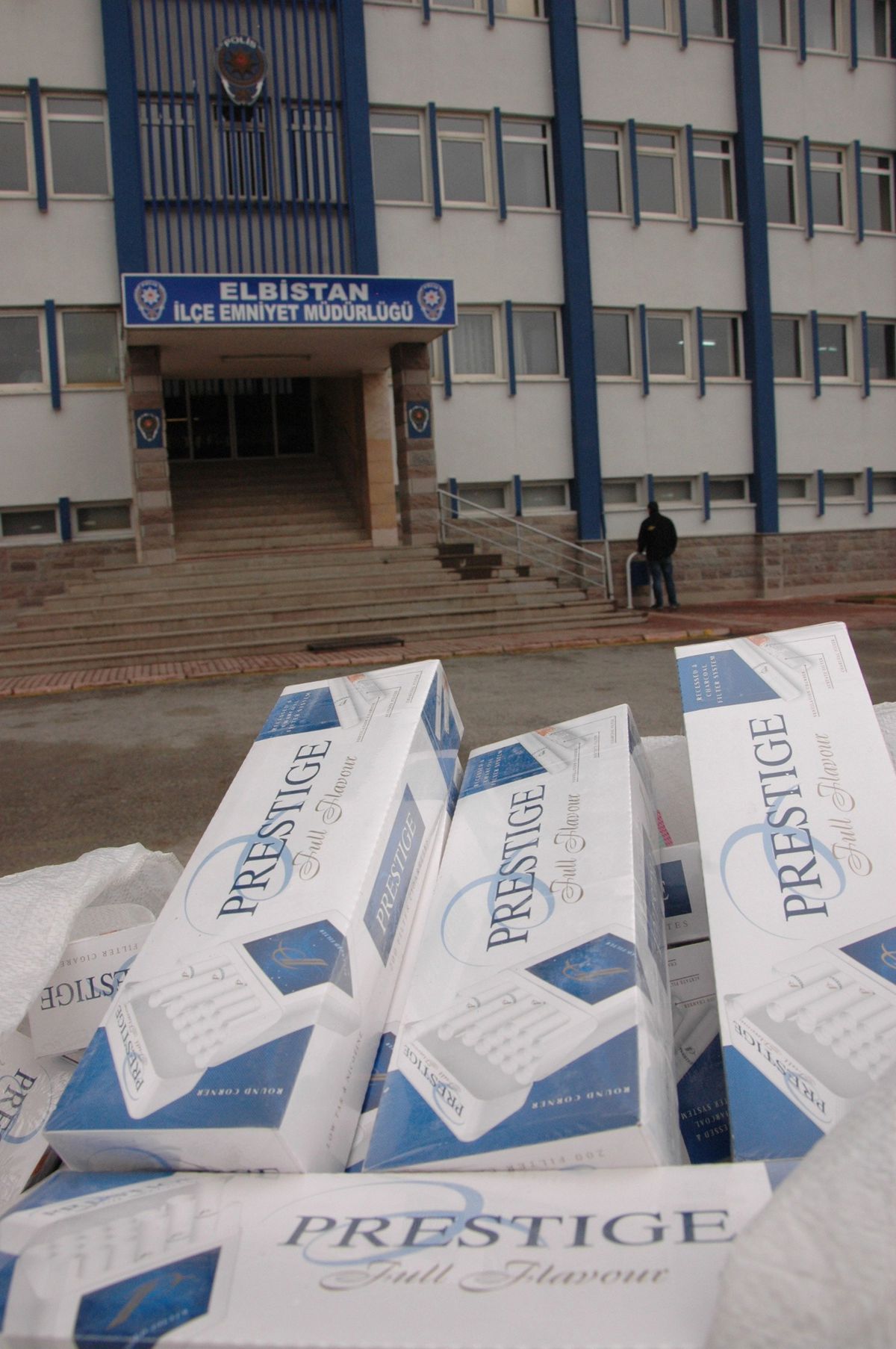 Elbistan\'da 12 Bin Paket Kaçak Sigara Ele Geçirildi
