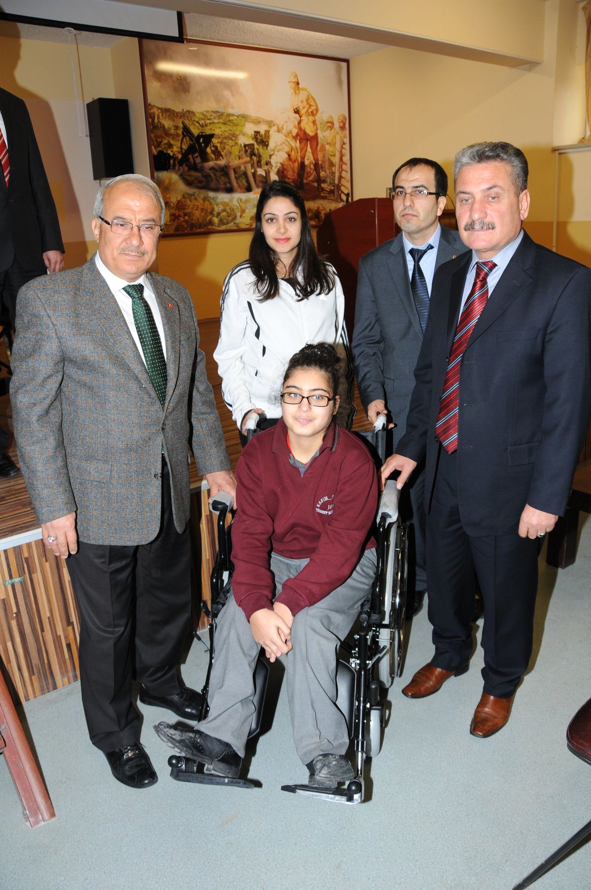 Engelli Öğrenciler Mavi Kapakla Tekerlekli Sandalyeye Kavuştu