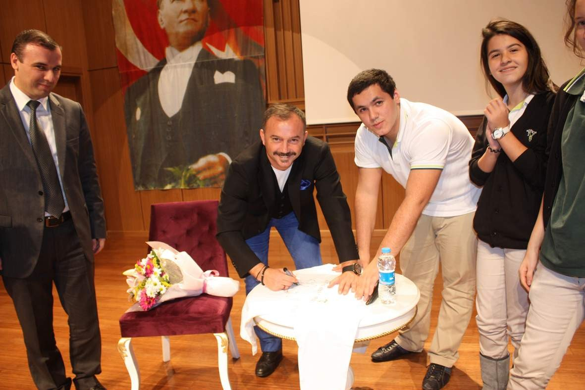 Hami Mandıralı\'dan Öğrencilere Hayat Dersi