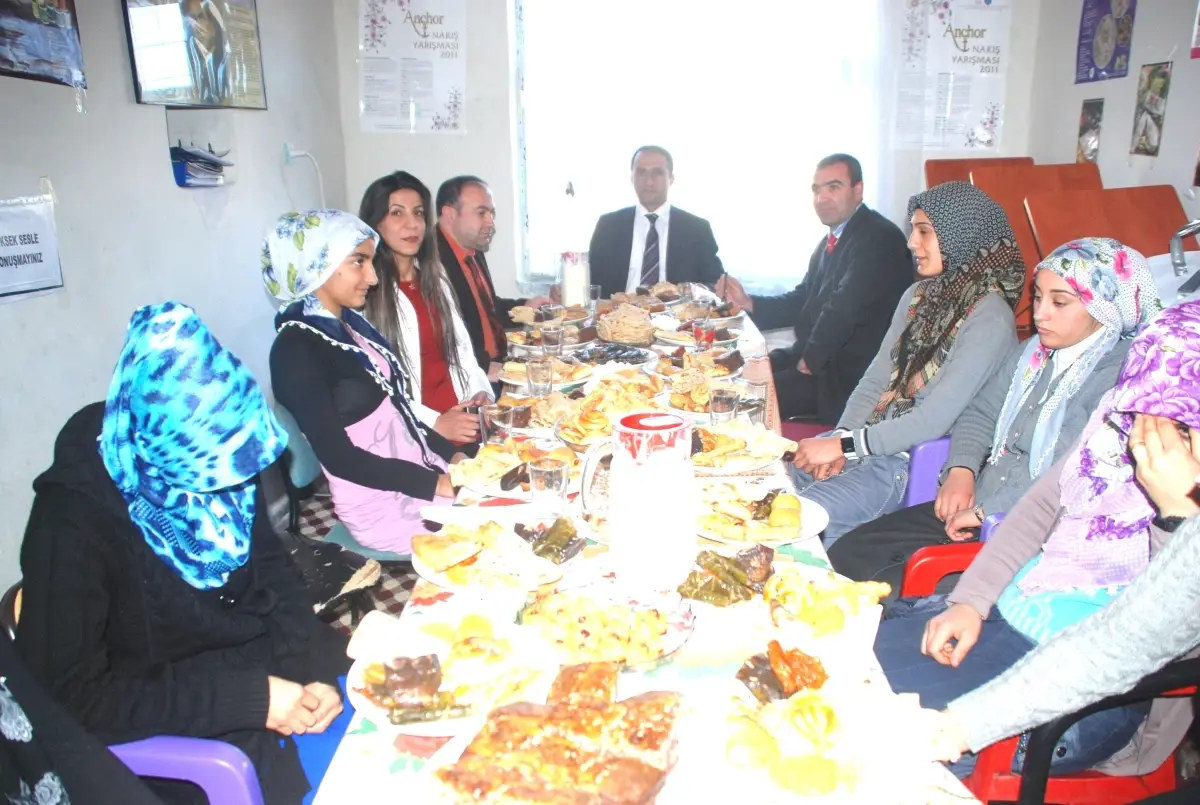 Hani Hem Müdürü Üçdağ\'dan Anıl Köyüne Ziyaret