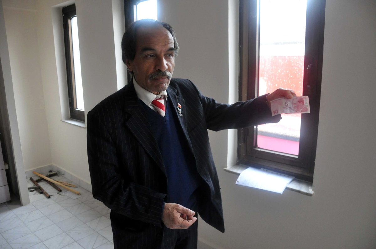 Hepar Paradaki, "Cumhuriyet - Cumhuriyeti" Ayrımını Sordu