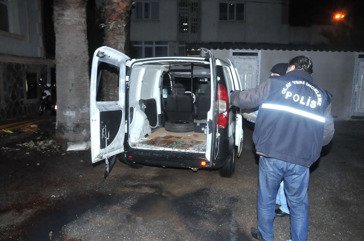 Hırsız Kaçak Mal Çaldı