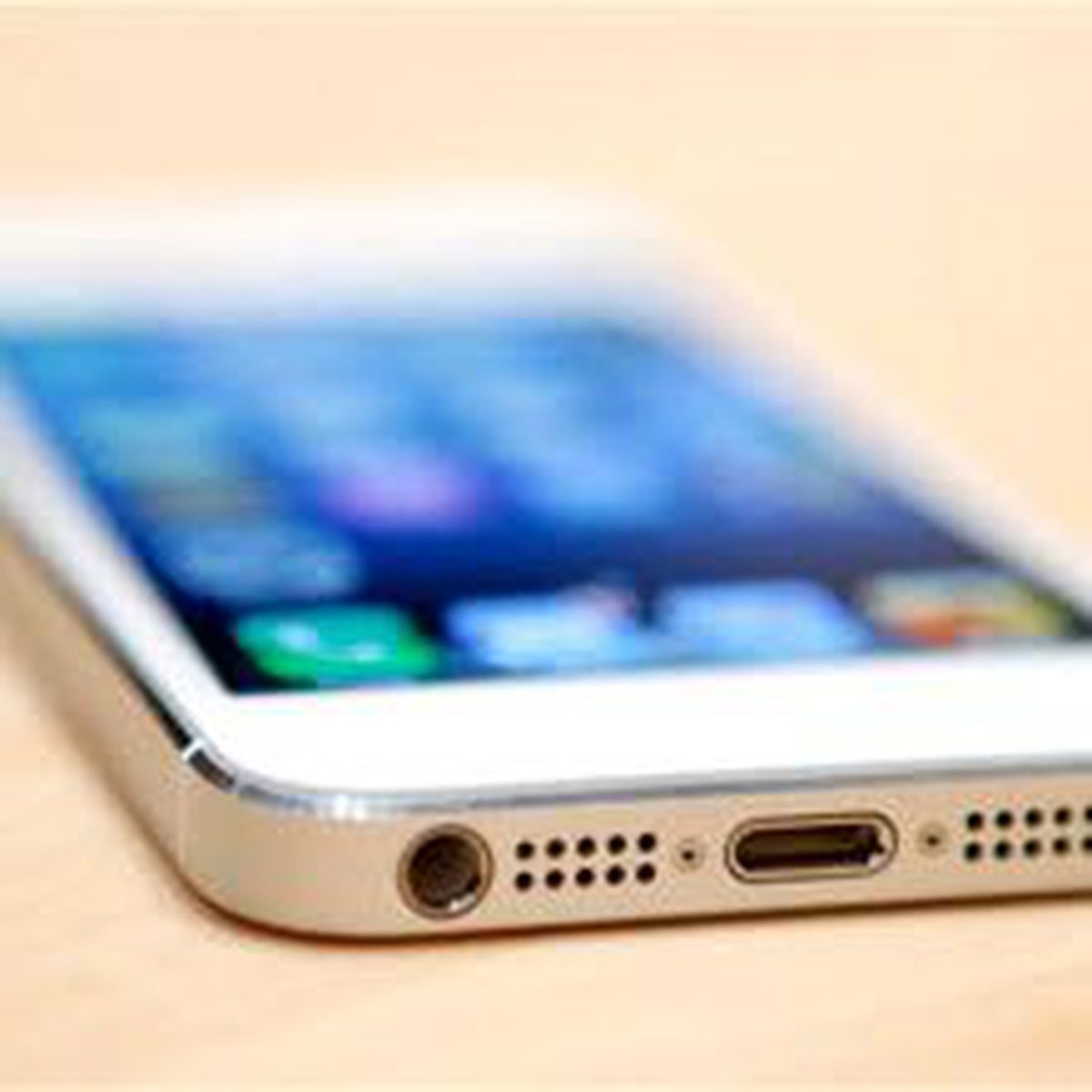 iPhone\'u var diye dışlandı!