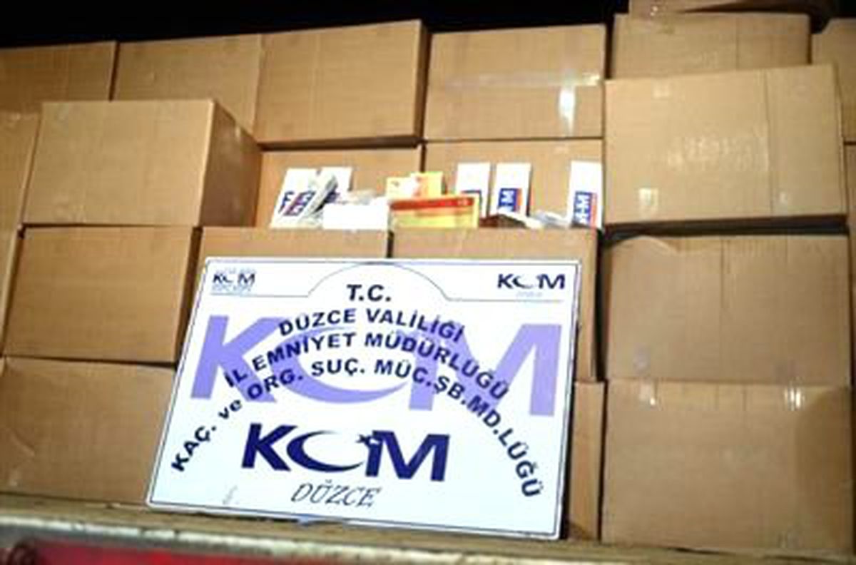 Kamyondan 55 Bin Paket Kaçak Sigara Çıktı