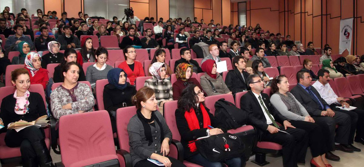 "Kurumlar Türkiye Sermaye Piyasasını Anlatıyor" Konulu Seminer Düzenlendi
