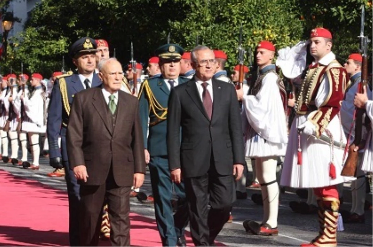 Lübnan Cumhurbaşkanı Süleyman, Papulyas ile Görüştü