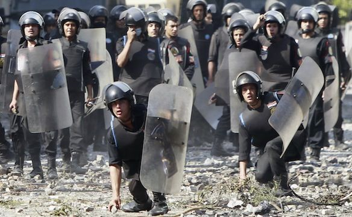 Mısır\'da Muhaliflerle Mursi Yanlıları Çatıştı: 1 Ölü, 150 Yaralı (2)
