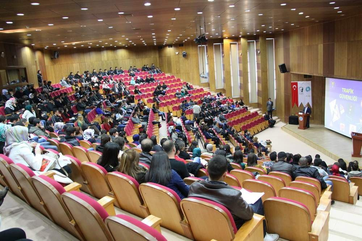 Niğde\'de Trafik Güvenliği Konferansı