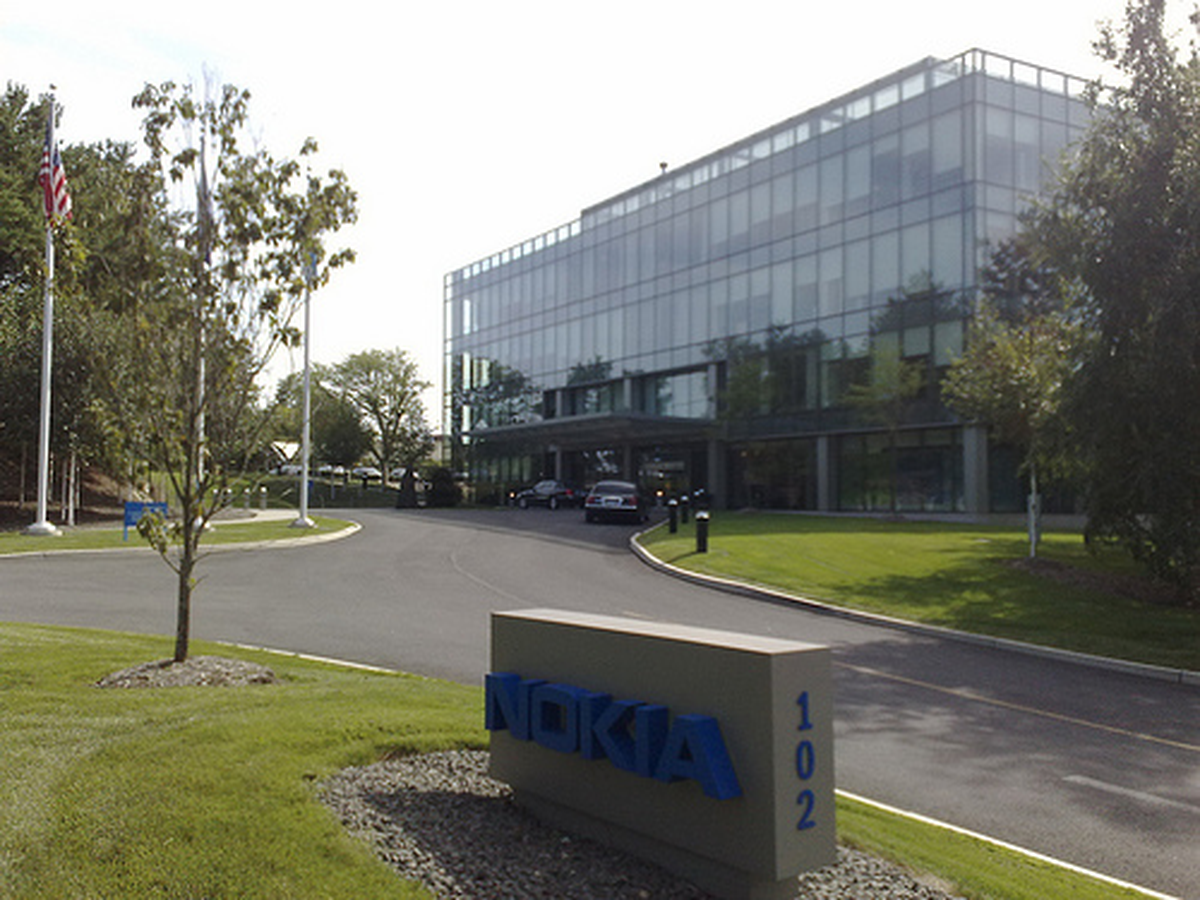 Nokia Merkez Ofisini Sattı